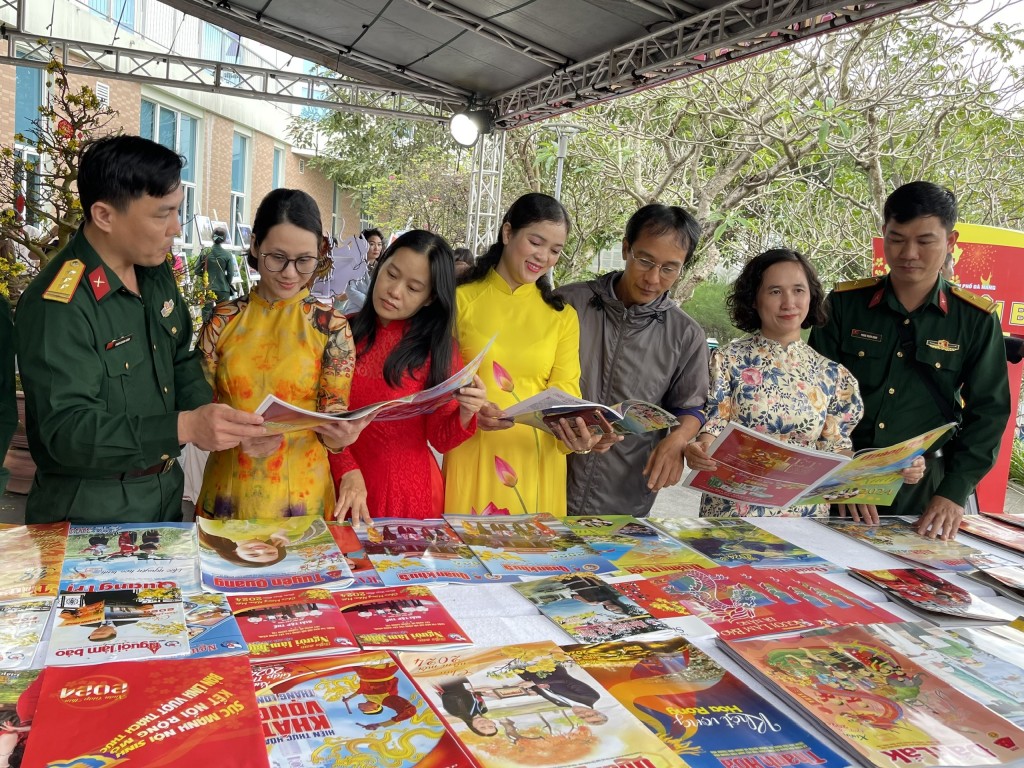 Hội báo Xuân Giáp Thìn Đà Nẵng 2024 trưng bày hơn 300 ấn phẩm