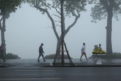 Vì sao sương mù dày đặc bao phủ Hà Nội?