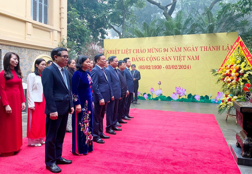 Lãnh đạo TP Hà Nội dâng hương tưởng niệm Tổng Bí thư Trần Phú