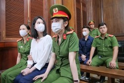 Tuyên phạt người mẫu Ngọc Trinh 1 năm tù treo