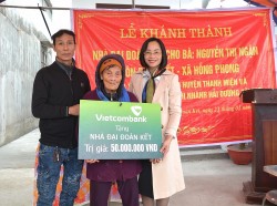 Vietcombank khánh thành nhà tặng người nghèo đón Tết