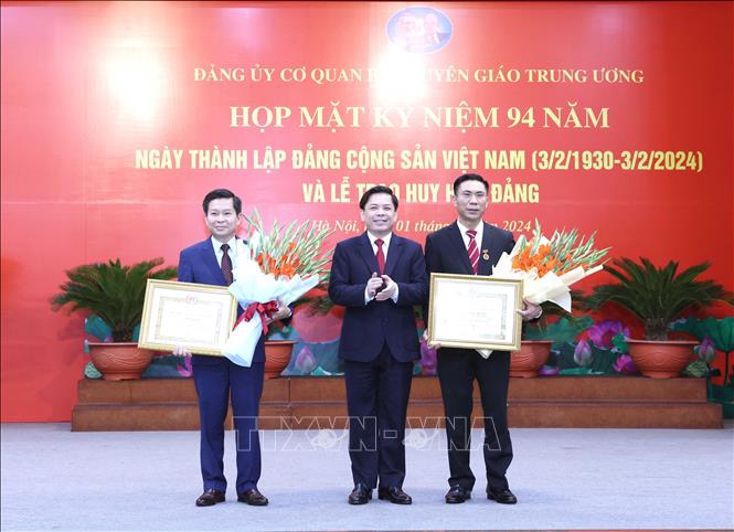 Ban Tuyên giáo Trung ương họp mặt kỷ niệm 94 năm Ngày thành lập Đảng