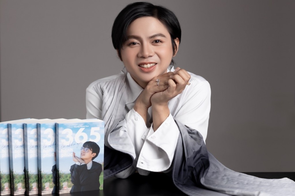 MC Trương Thanh Thái lan tỏa thông điệp về hạnh phúc qua cuốn sách đầu tay