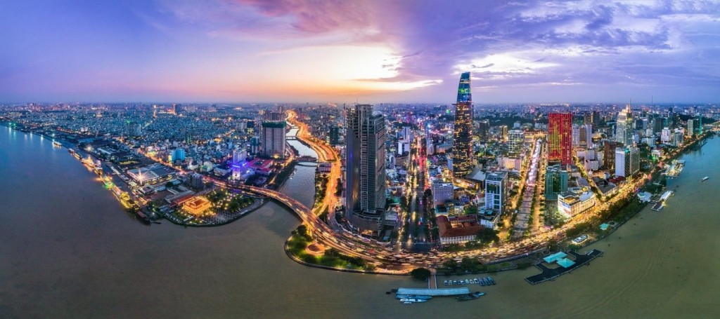 TP Hồ Chí Minh nhìn từ sông Sài Gòn