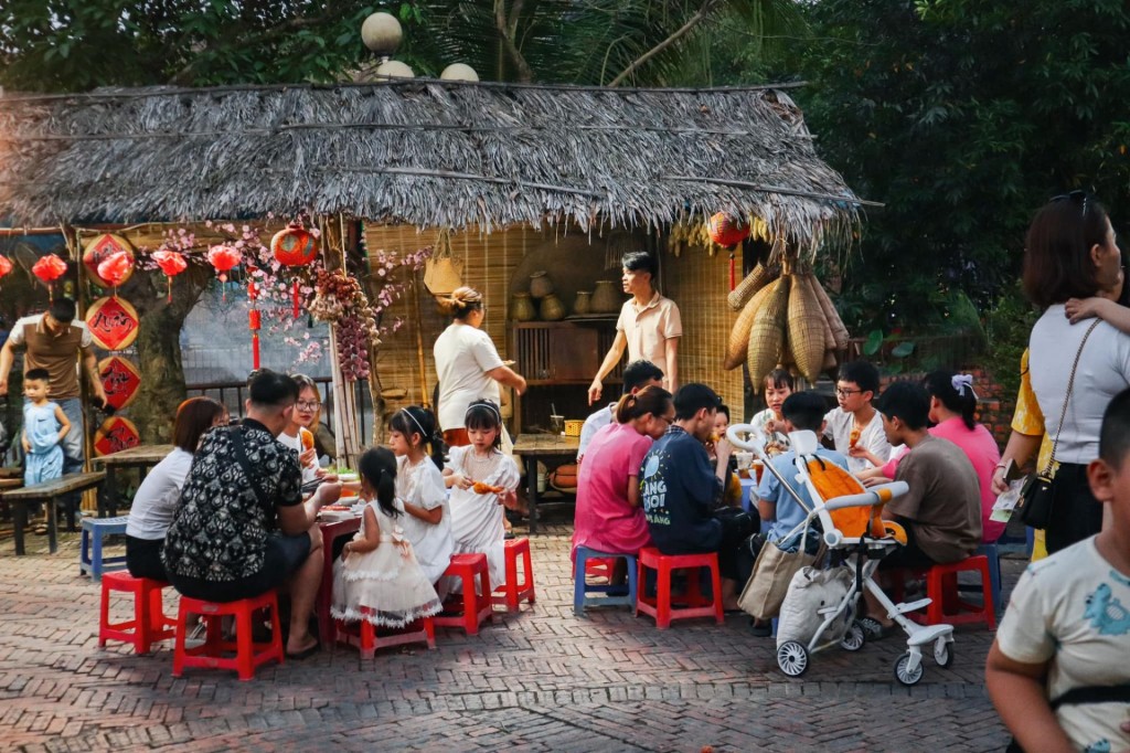 Ẩm thực chợ quê tại khu du lịch Quảng Ninh Gate đa dạng cùng các món ăn dân dã