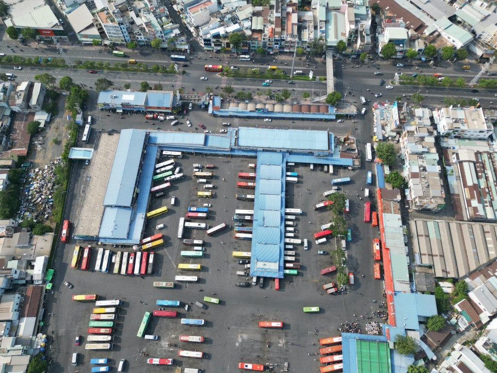 Hình ảnh đông đúc tại Bến xe Miền Tây những ngày cận Tết (Ảnh: Lương Ý) Hình ảnh đông đúc tại Bến xe Miền Tây những ngày cận Tết (Ảnh: Lương Ý)