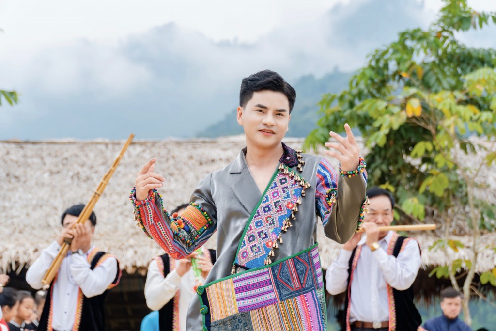 La Hoàng Quý trong MV mới ra mắt dịp Tết để tri ân quê hương