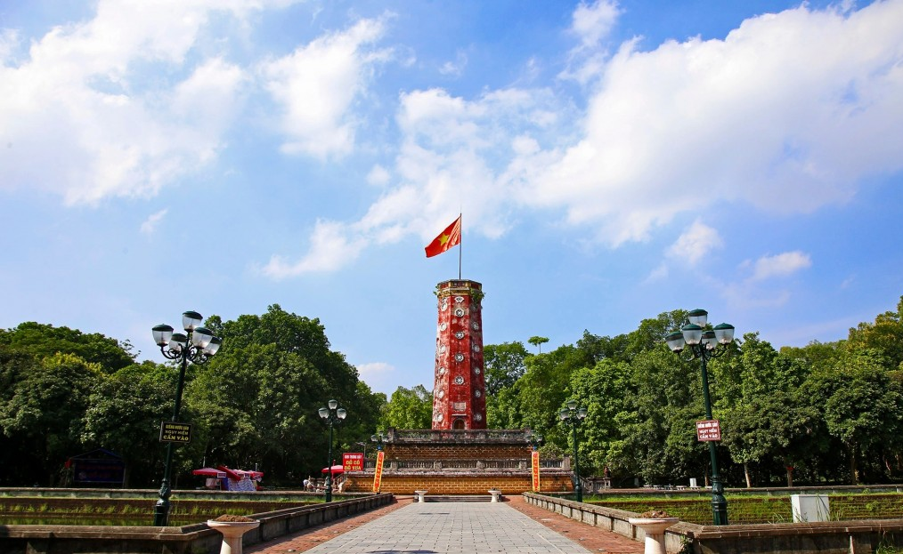Cột cờ Thành cổ Sơn Tây