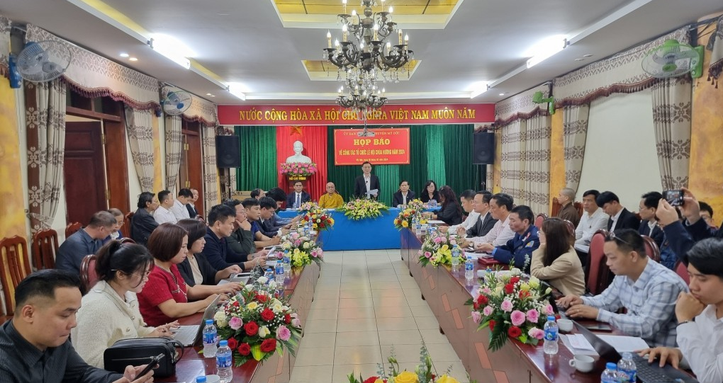 Quang cảnh buổi họp báo về Lễ hội Chùa Hương 2024