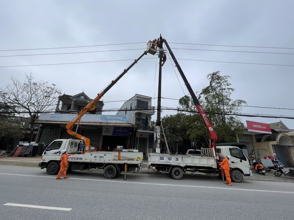 Điện lực TP Hà Tĩnh tăng cường kiểm tra, kiểm soát, xử lý khiếm khuyết trên lưới điện