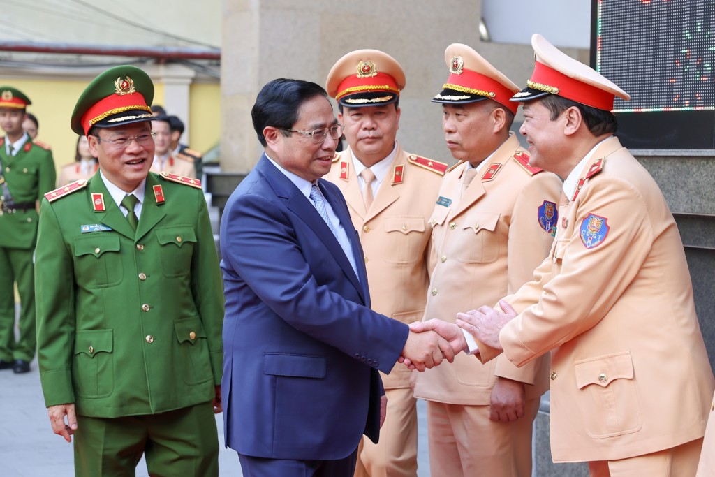 Thủ tướng Phạm Minh Chính thăm Cục Cảnh sát giao thông, Bộ Công an - Ảnh: VGP/Nhật Bắc
