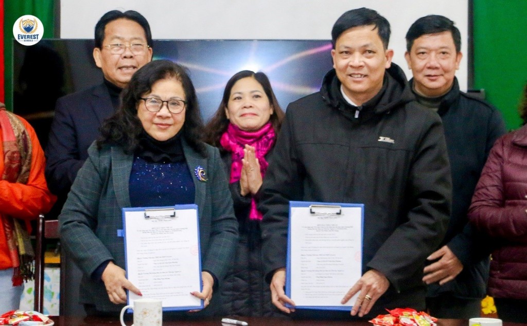 Nhà sáng lập – Ths Trần Kim Phương ký kết biên bản xây 2 lớp học cho trường PTDT bán trú Tiểu học Ngam La. Công trình dự kiến hoàn thành vào Tháng 3/2024