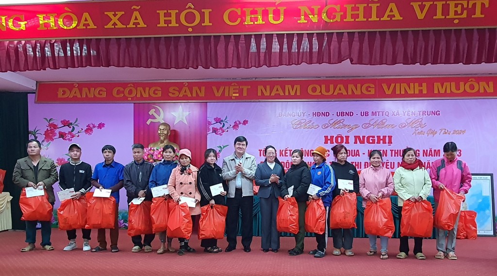 Hơn 22.000 suất quà tặng nông dân có hoàn cảnh khó khăn dịp Tết