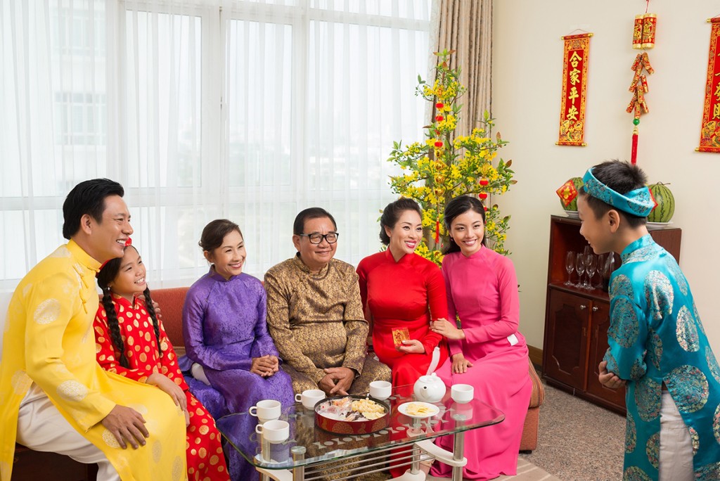 Chúc Tết đầu năm - Nét đẹp văn hóa của người Việt