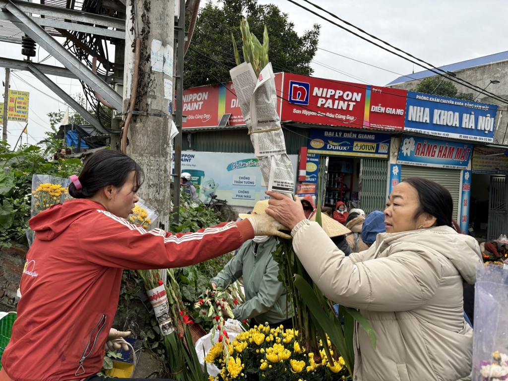 Nhộn nhịp chợ quê ngày 30 Tết