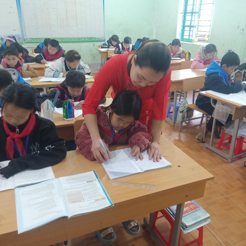 Cô Lê Thu Hà là giáo viên duy nhất viết đơn tình nguyện về trường PTDTBT Thái An để công tác