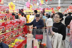 Giá các mặt hàng thiết yếu ít biến động ngày 30 Tết