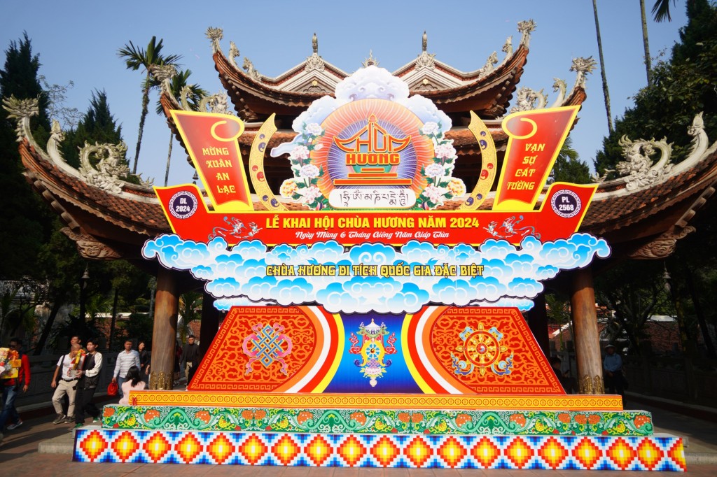 Lễ hội Chùa Hương là một trong những lễ hội đáng chú ý của miền Bắc