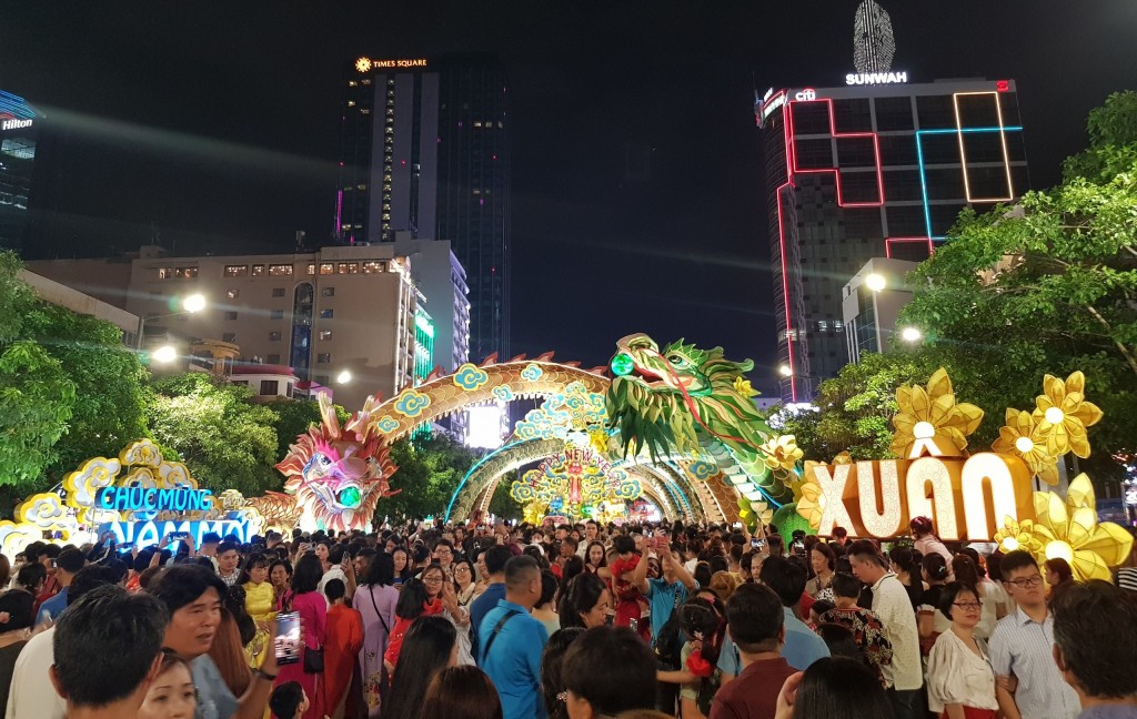 Đường hoa Nguyễn Huệ thu hút khoảng 1,2 triệu lượt người dân và du khách