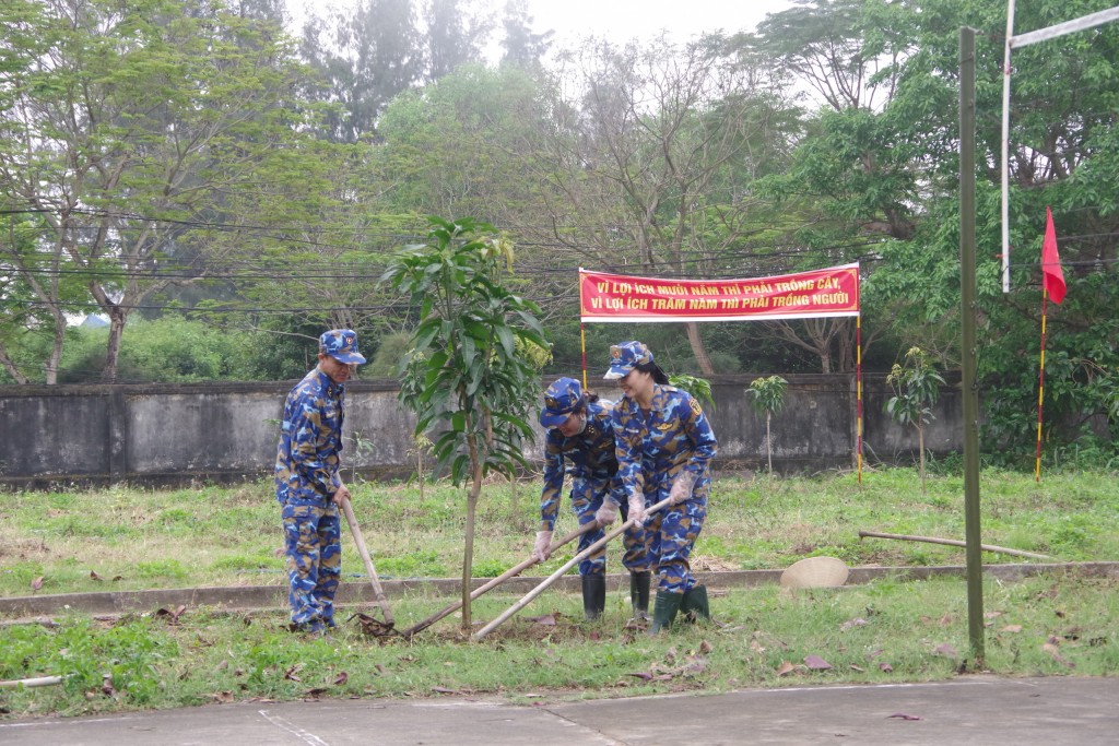 Vùng 3 Hải quân phát động Tết trồng cây Xuân Giáp Thìn