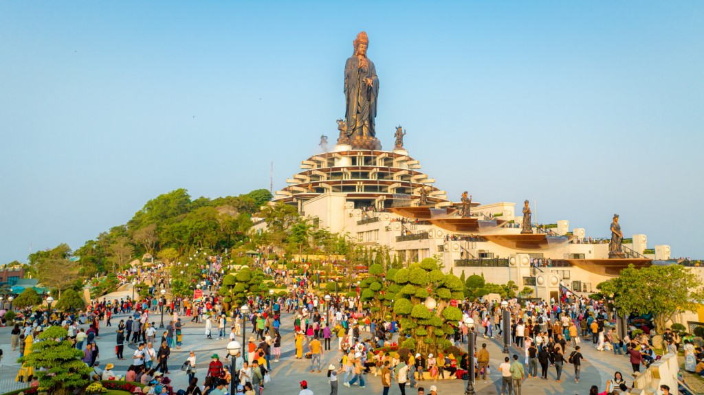 Núi Bà Đen đón 541.000 lượt khách trong 5 ngày Tết. Ảnh: Sun World Ba Den Mountain