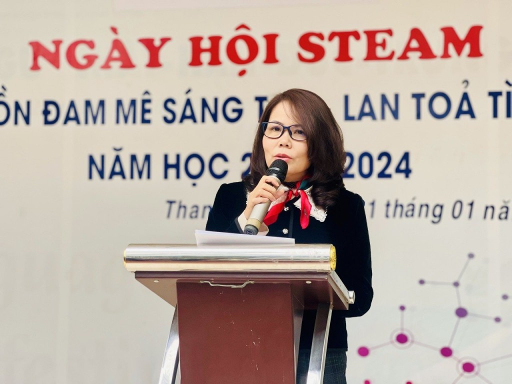 Nhà giáo Nguyễn Thanh Huyền, Hiệu trưởng Trường THCS Thanh Xuân 