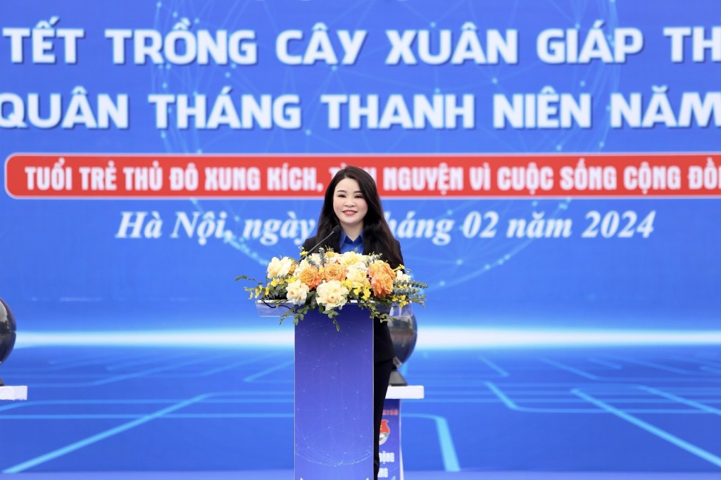 Đồng chí Chu Hồng Minh, UVBTV Trung ương Đoàn, Thành ủy viên, Bí thư Thành đoàn Hà Nội phát động tại buổi lễ