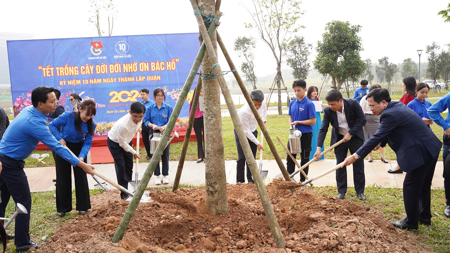 Thực hiện lời dạy của Chủ tịch Hồ Chí Minh, nhiều năm qua Tết trồng cây đã trở thành nét đẹp trong ngày đầu xuân