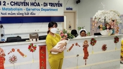 Bác sĩ TP Hồ Chí Minh cứu sống nhiều bệnh nhi trong dịp Tết
