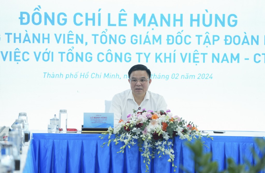 Chủ tịch HĐTV - Tổng Giám đốc Petrovietnam Lê Mạnh Hùng chủ trì buổi làm việc tại PV GAS