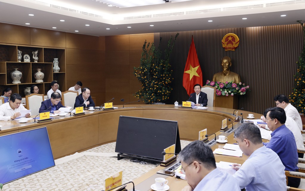 Phó Thủ tướng Trần Hồng Hà nêu rõ, không để khoảng trống pháp luật khi thực hiện hoạt động đấu thầu nói chung, trong đó có lĩnh vực y tế, kể từ thời điểm Luật Đấu thầu năm 2023 có hiệu lực - Ảnh: VGP/MK