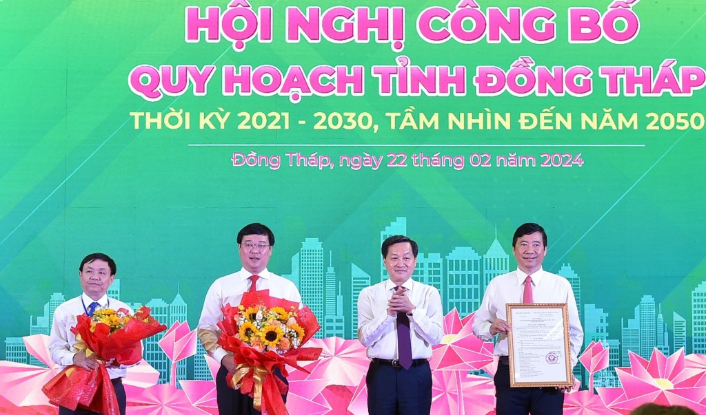 Phó Thủ tướng Lê Minh Khái khẳng định: Chính phủ cùng các bộ, ngành Trung ương luôn tạo mọi điều kiện thuận lợi và đồng hành cùng với chính quyền và nhân dân tỉnh Đồng Tháp - Ảnh: VGP/Trần Mạnh