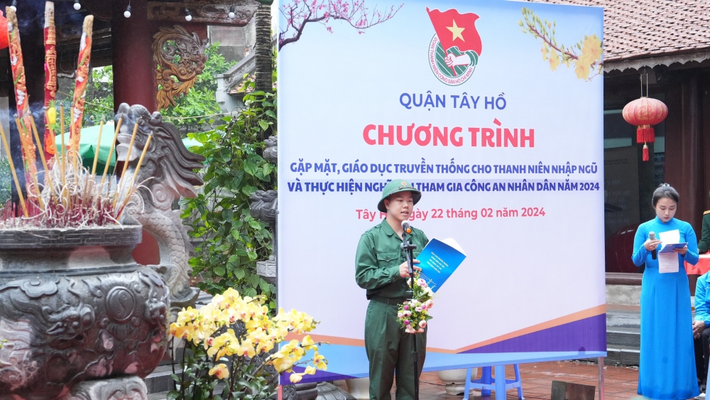 57 tân binh Tây Hồ hô vang lời thề