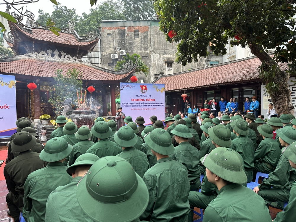 57 tân binh Tây Hồ hô vang lời thề