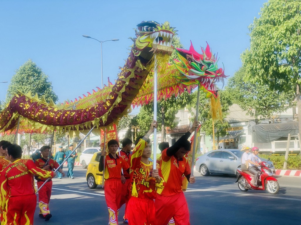 Rồng vàng du xuân tại TP Thủ Dầu Một