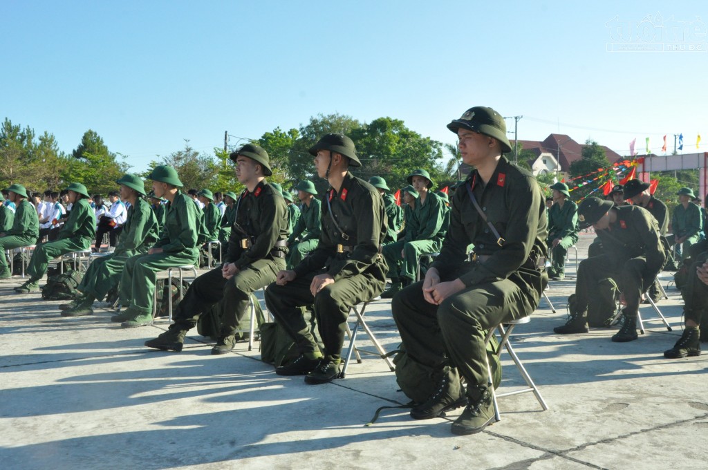 Kon Tum: 125 thanh niên Ngọc Hồi phấn khởi lên đường nhập ngũ