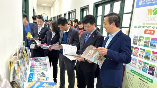 25.000 giáo viên Hà Nội nghe giới thiệu sách giáo khoa lớp 9