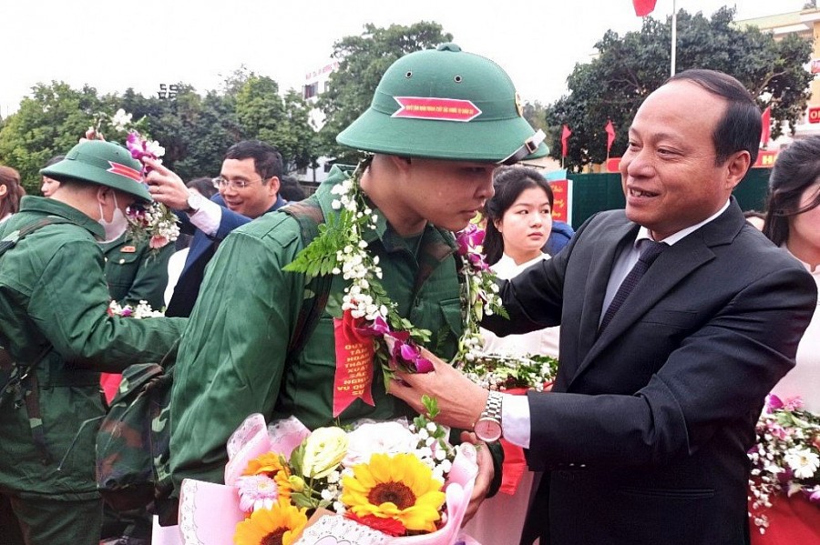 Quảng Ninh: Thanh niên huyện Vân Đồn phấn khởi ngày nhập ngũ