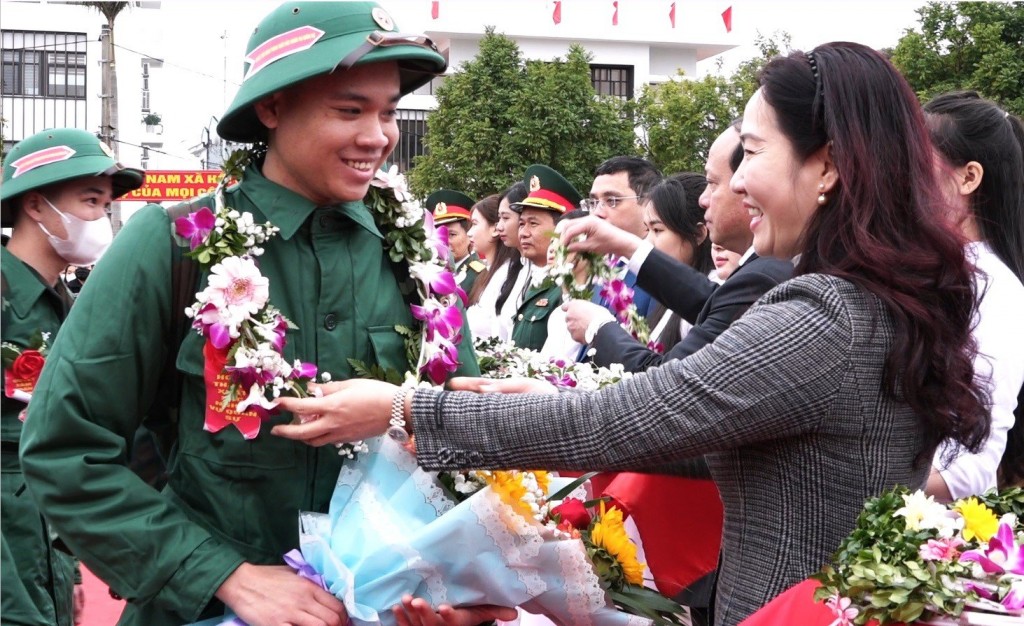 Quảng Ninh: Thanh niên huyện Vân Đồn phấn khởi ngày nhập ngũ