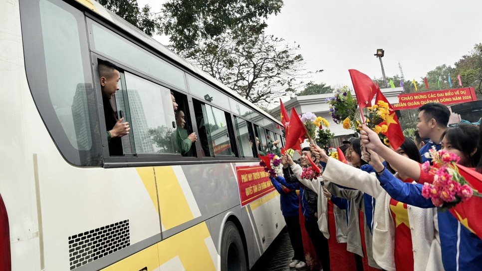 Thanh niên Hà Đông phấn khởi, xúc động trong ngày hội giao quân