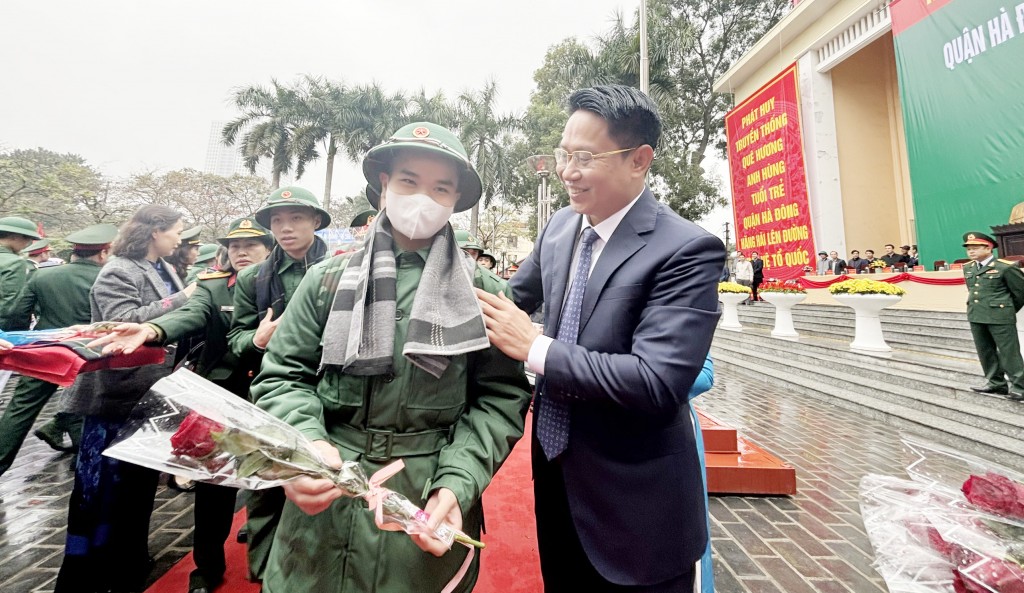 Thanh niên Hà Đông phấn khởi, xúc động trong ngày hội giao quân