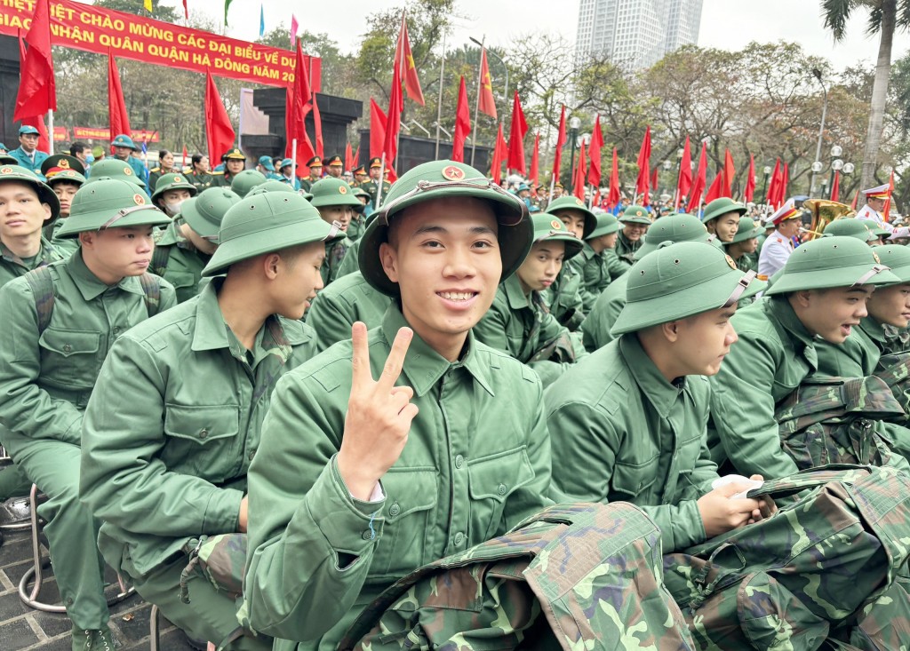 Thanh niên Hà Đông phấn khởi, xúc động trong ngày hội giao quân