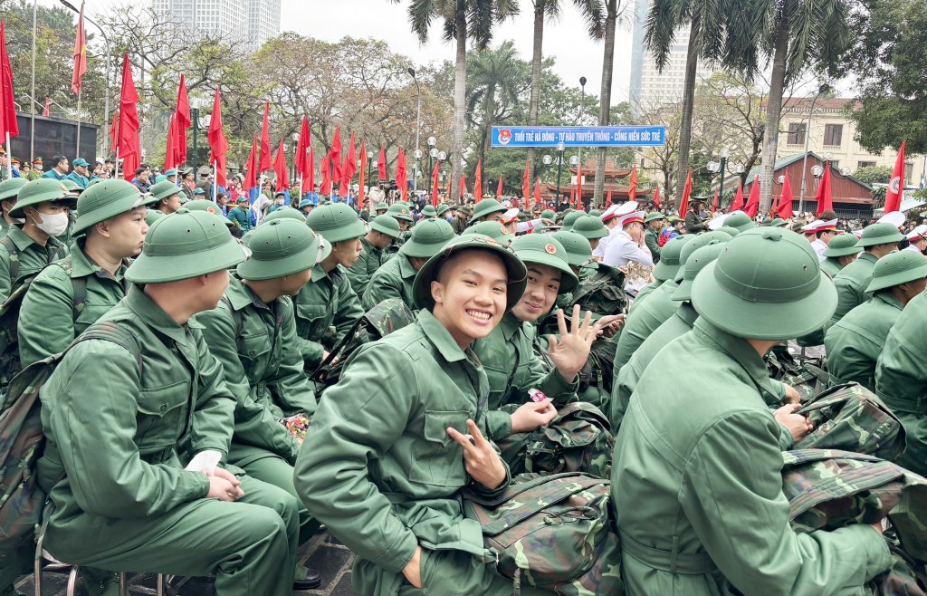 Thanh niên Hà Đông phấn khởi, xúc động trong ngày hội giao quân