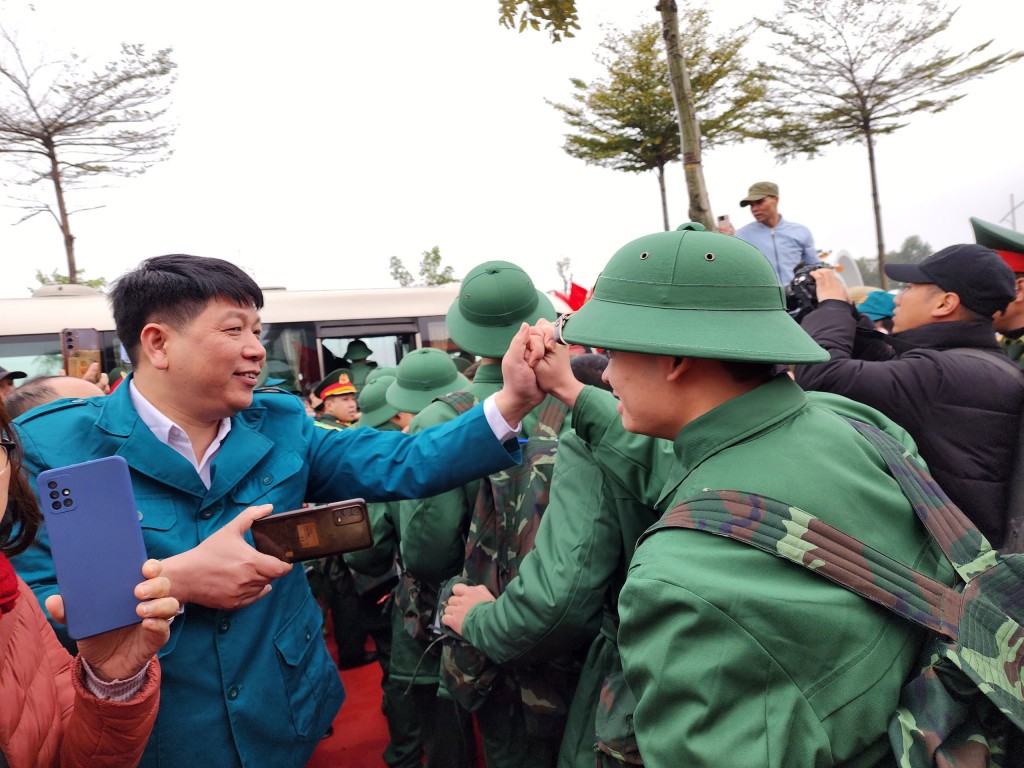 Mẹ yên tâm nhé! Con nhất định sẽ hoàn thành nhiệm vụ