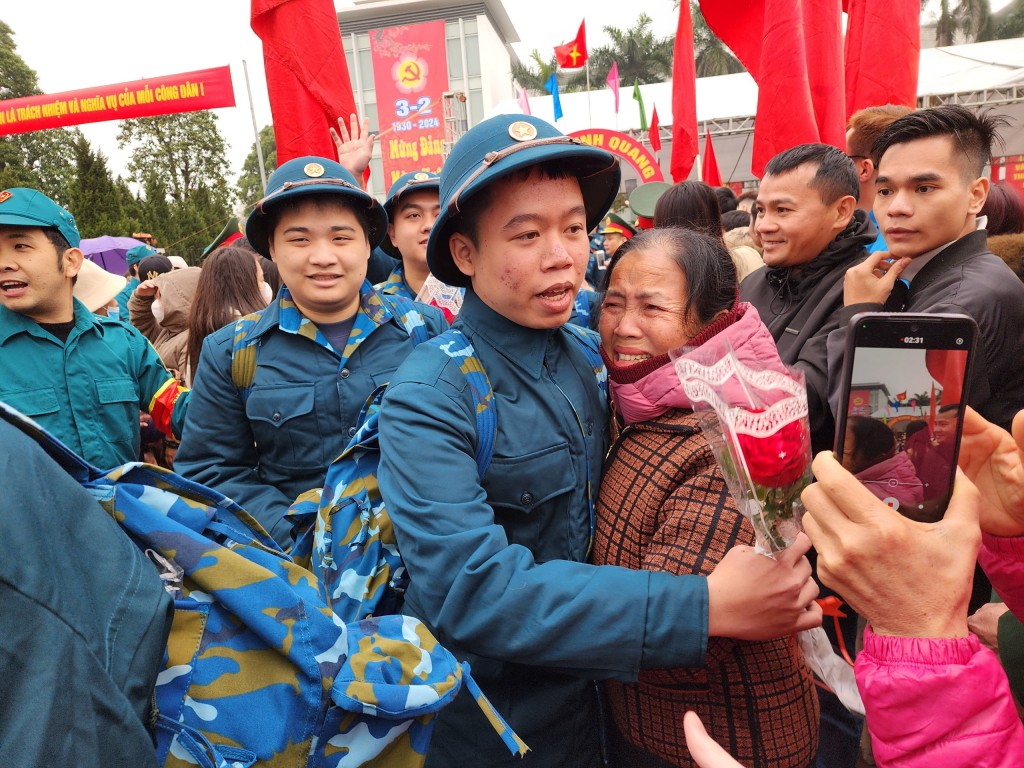 Mẹ yên tâm nhé! Con nhất định sẽ hoàn thành nhiệm vụ