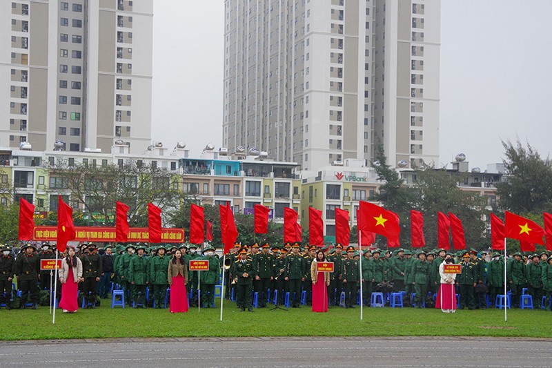 Quang cảnh lễ giao nhận quân năm 2024 tại huyện Thanh Trì