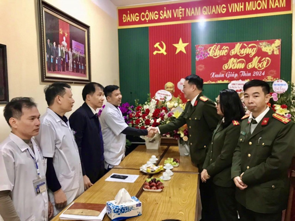 Công an huyện Thường Tín chúc mừng 69 năm Ngày Thầy thuốc Việt Nam