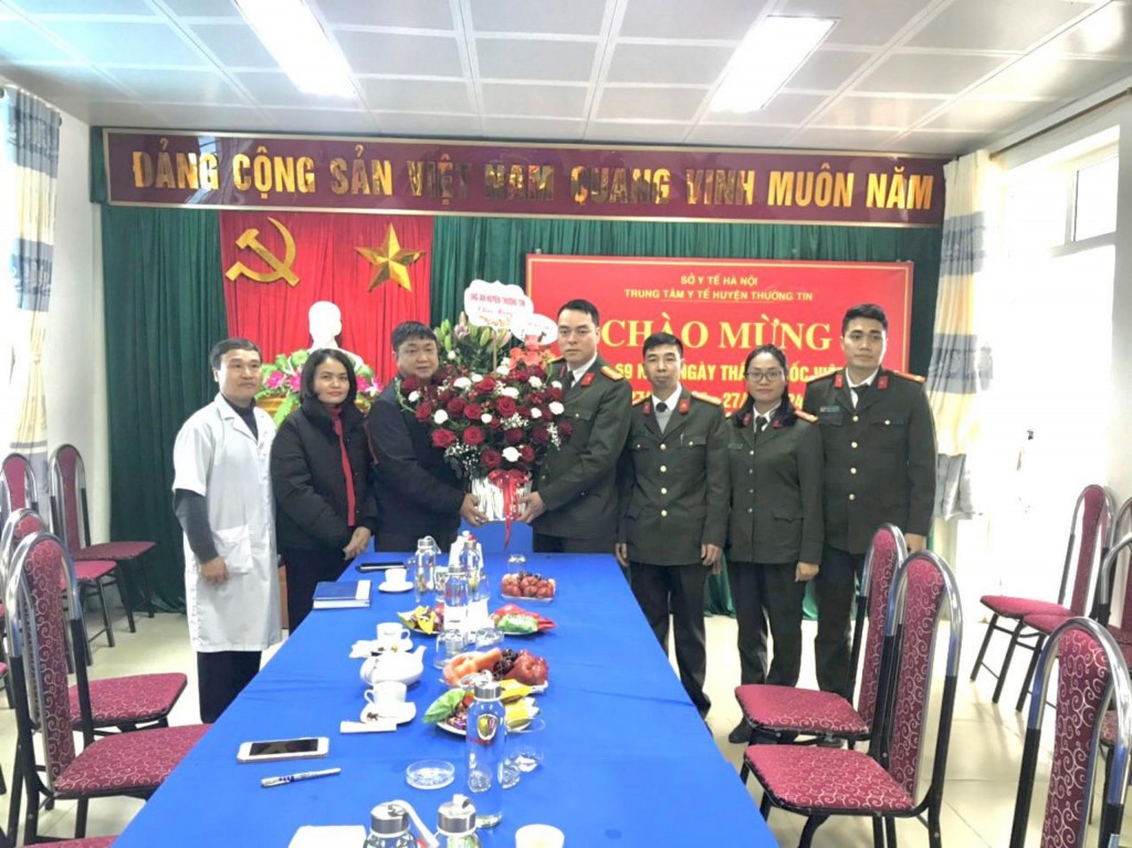 Công an huyện Thường Tín chúc mừng 69 năm Ngày Thầy thuốc Việt Nam
