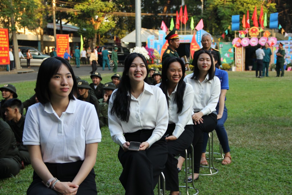 Năm 2024, TP HCM có 6 công dân nữ tham gia nhập ngũ
