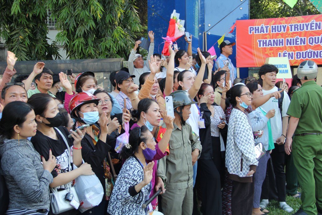 Tuổi trẻ TP Hồ Chí Minh tự hào lên đường nhập ngũ